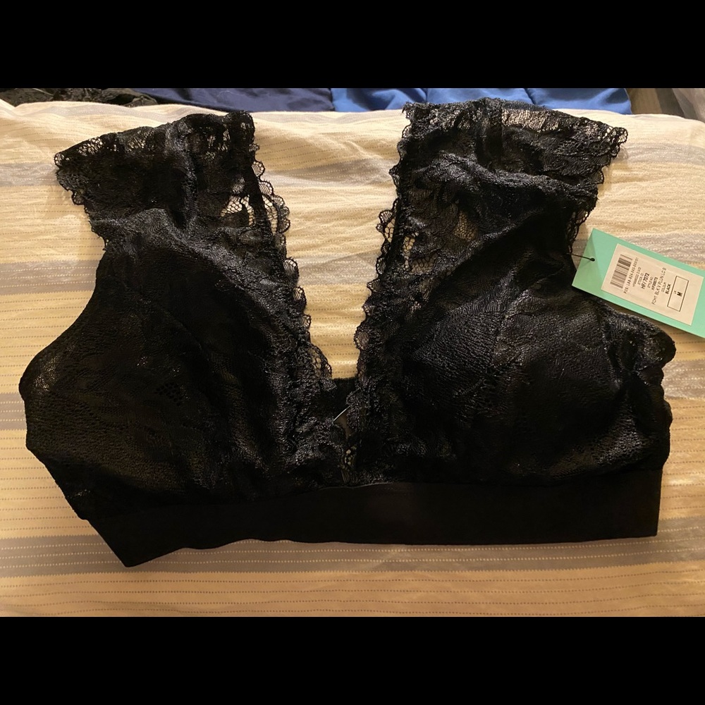 NEW! Frederick’s of Hollywood Megan Fox Plunge Bra